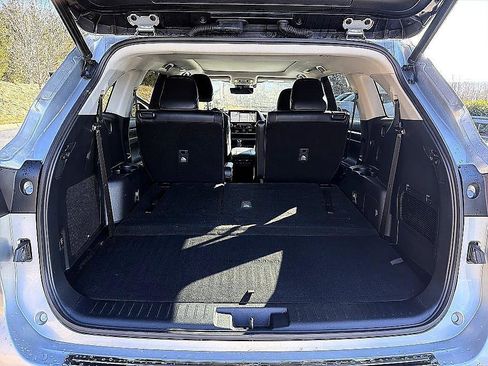 Used 2021 Toyota Highlander Platinum image 25
