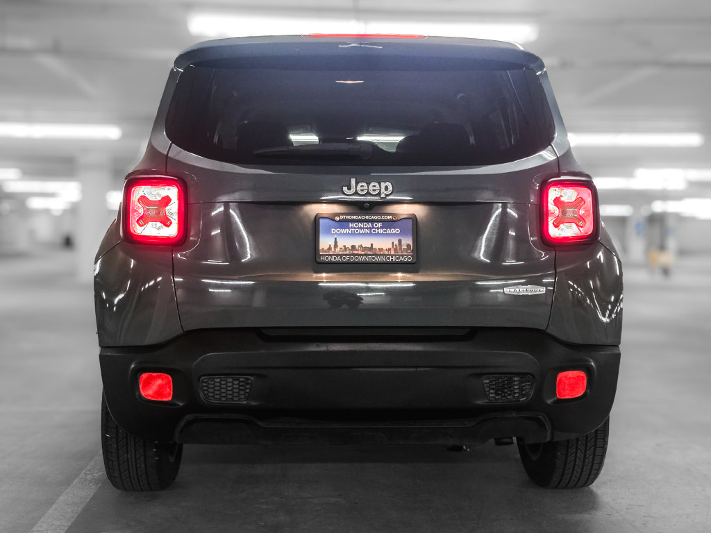 Used 2017 Jeep Renegade Latitude FWD image 8