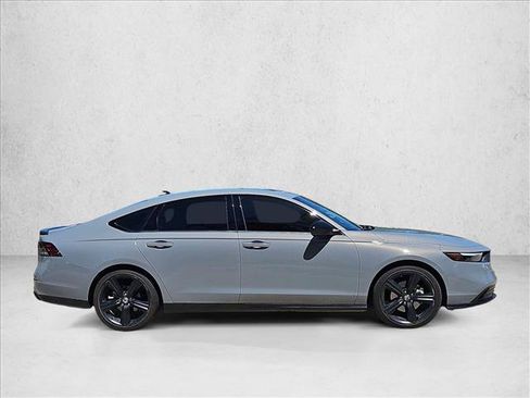 Used 2024 Honda Accord Sport image 4