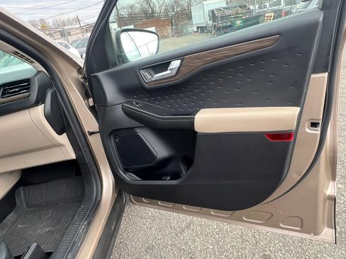 Used 2020 Ford Escape Titanium w/ Titanium Premium Package 2.0 image 30