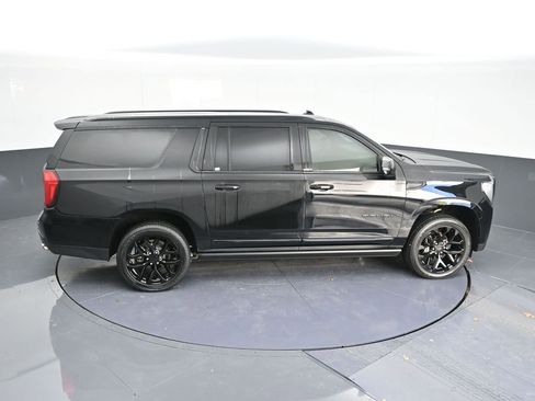 Used 2021 GMC Yukon XL Denali w/ Denali Premium Package image 56