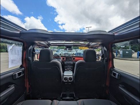 Used 2023 Jeep Wrangler Unlimited Rubicon w/ LED Lighting Group AWD/4WD image 24