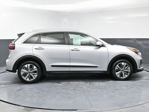 Used 2020 Kia Niro EX w/ Cold Weather Package image 8
