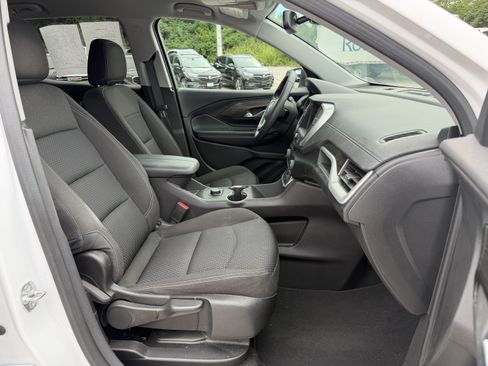 Used 2024 GMC Terrain SLE FWD image 11