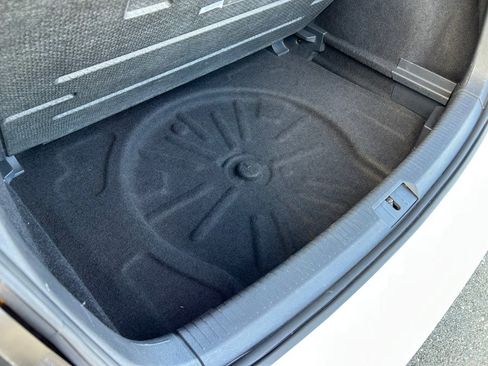 Used 2015 Volkswagen e-Golf SEL Premium image 57