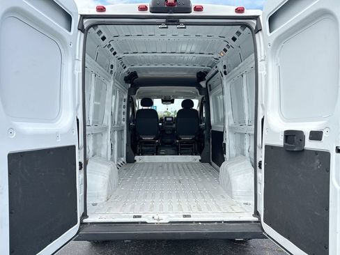 Used 2025 RAM ProMaster 2500 w/ Safety Group FWD image 11