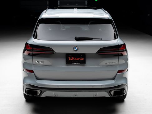 Used 2024 BMW X5 sDrive40i w/ M Sport Package RWD image 26