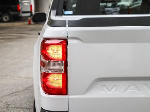 New 2025 Ford Maverick XL image 9