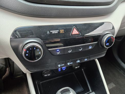 Used 2017 Hyundai Tucson SE image 18