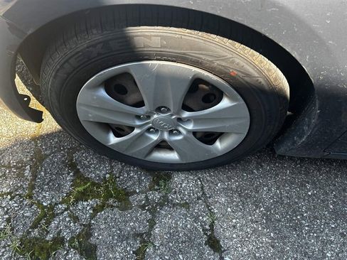 Used 2016 Kia Forte LX FWD image 18