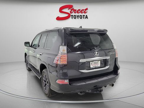 Used 2023 Lexus GX 460 Premium image 2