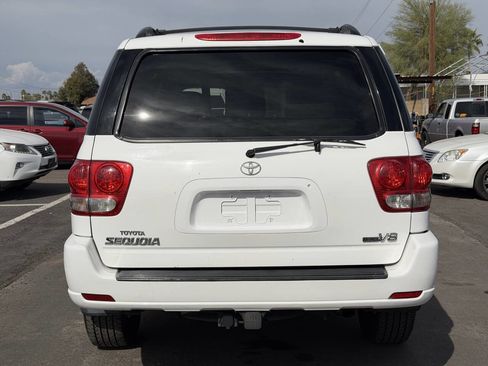 Used 2007 Toyota Sequoia SR5 image 9