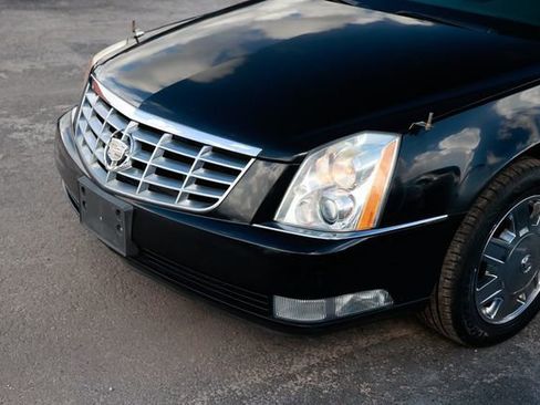 Used 2006 Cadillac DTS Limousine image 30