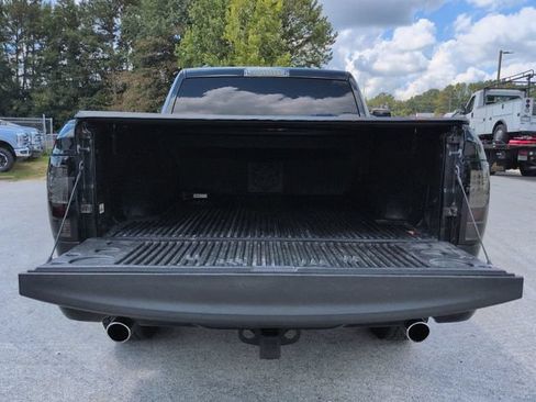 Used 2017 RAM 1500 Express w/ Express Value Package RWD image 16
