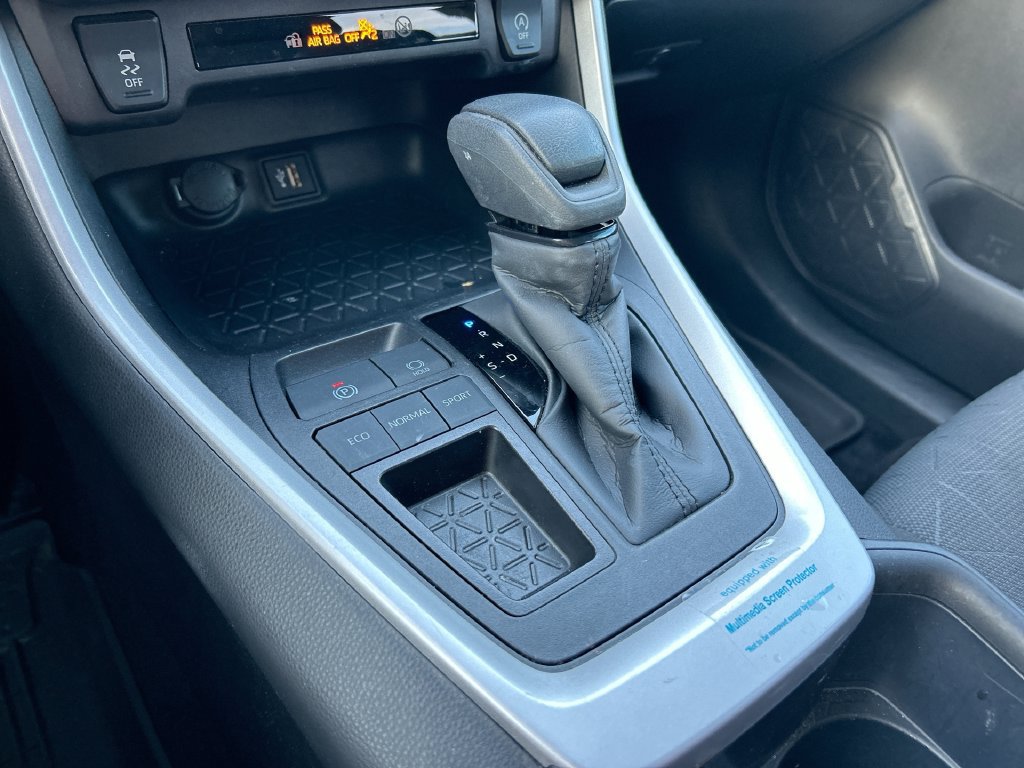 Certified 2025 Toyota RAV4 XLE w/ Convenience Package FWD image 27