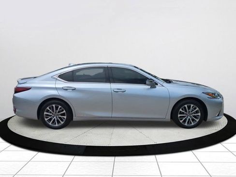 Used 2022 Lexus ES 300h w/ Premium Package FWD image 3