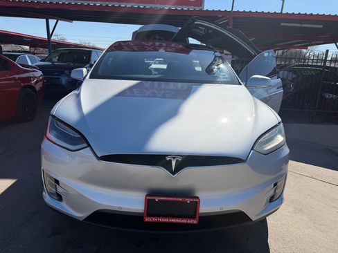 Used 2016 Tesla Model X image 8