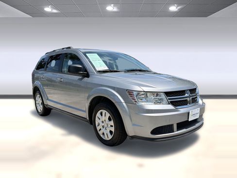 Used 2017 Dodge Journey SE FWD image 7