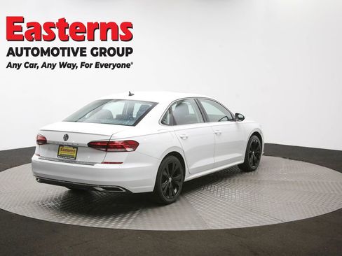 Used 2022 Volkswagen Passat 2.0T SE image 38