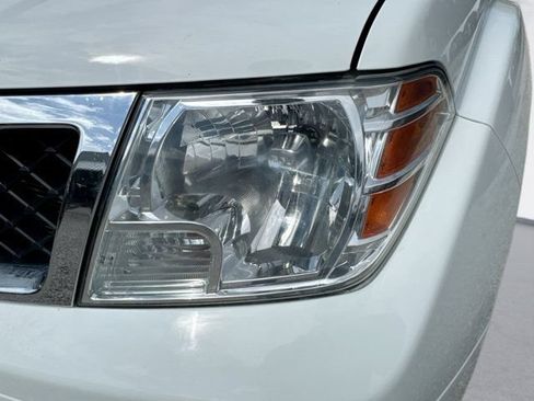 Used 2019 Nissan Frontier SV RWD image 11