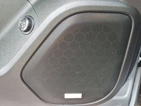 Certified 2023 GMC Acadia SLT w/ Preferred Package image 25