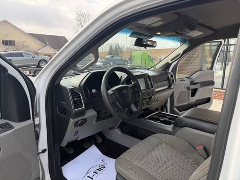 Used 2017 Ford F250 XLT w/ XLT Premium Package image 14