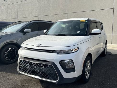 Used 2020 Kia Soul LX FWD image 3