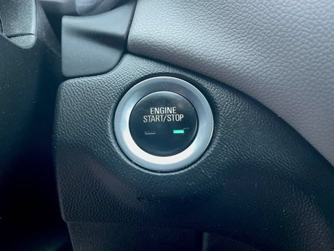 Used 2020 Chevrolet Equinox LS FWD image 17