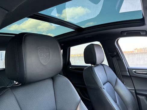 Certified 2023 Porsche Macan S image 15