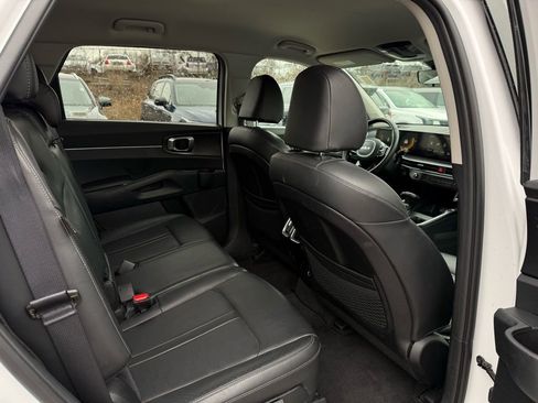 Certified 2024 Kia Sorento S image 18