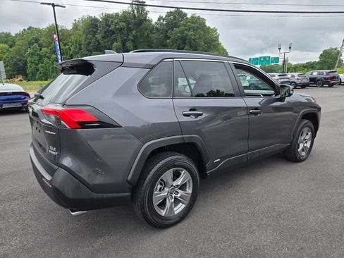 Used 2024 Toyota RAV4 XLE AWD/4WD image 11