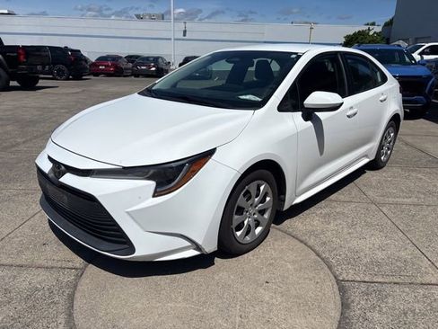 Used 2024 Toyota Corolla LE FWD image 4
