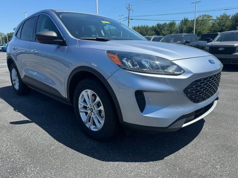 Certified 2022 Ford Escape SE w/ Cold Weather Package AWD/4WD image 7