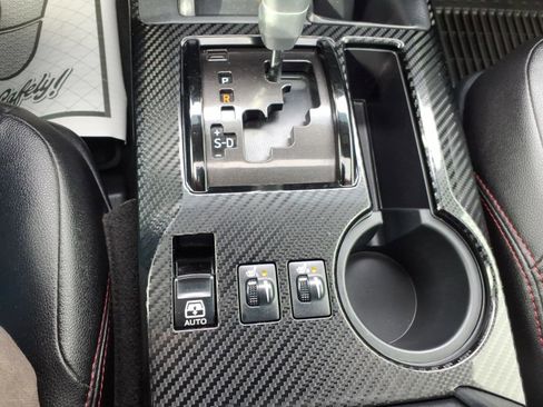 Used 2018 Toyota 4Runner TRD Off-Road Premium AWD/4WD image 14