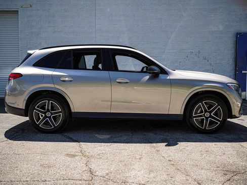 Used 2024 Mercedes-Benz GLC 300 4MATIC w/ AMG Line image 18