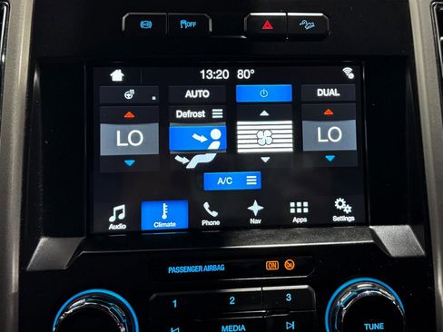 Used 2017 Ford F250 Lariat w/ Lariat Ultimate Package AWD/4WD image 19