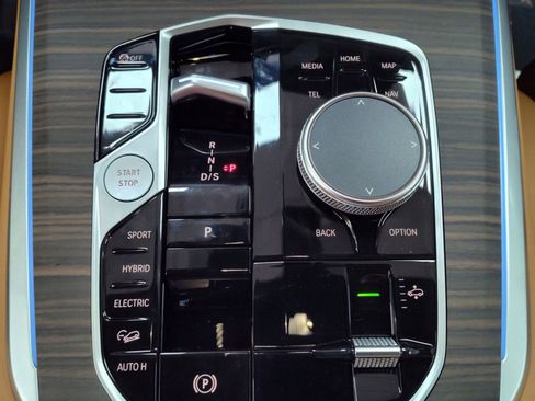 Used 2026 BMW X5 xDrive50e w/ M Sport Package image 22