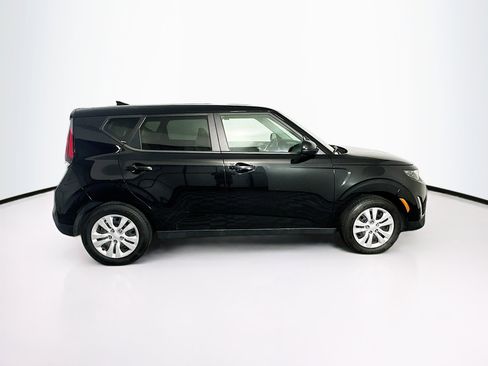 Used 2023 Kia Soul LX image 10