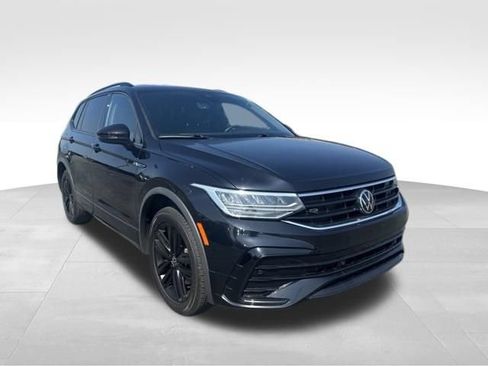 Used 2022 Volkswagen Tiguan SE R-Line FWD image 1