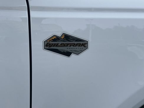 Used 2023 Ford Bronco Wildtrak image 16