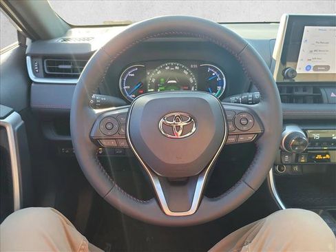 Used 2024 Toyota RAV4 SE image 21