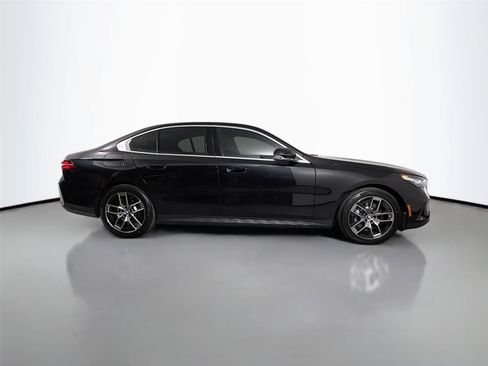 New 2026 BMW 530i xDrive w/ Premium Package AWD/4WD image 8