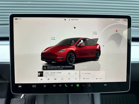 Used 2022 Tesla Model Y Long Range image 25