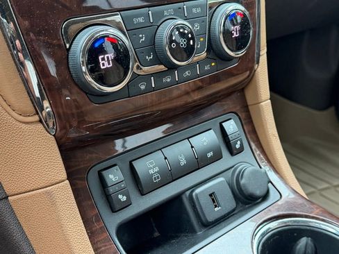 Used 2016 Buick Enclave Leather FWD image 17