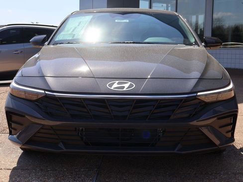 New 2026 Hyundai Elantra Sport FWD image 8