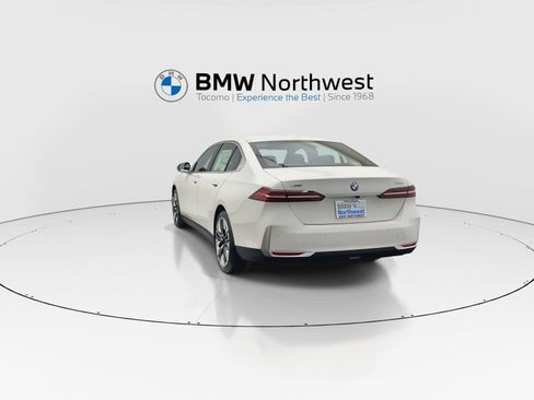 New 2027 BMW 530i xDrive w/ Premium Package AWD/4WD image 13