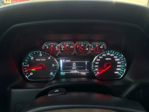 Used 2018 Chevrolet Silverado 1500 LT w/ Midnight Edition image 23