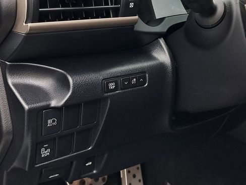 Used 2017 Lexus IS 350 F Sport image 23