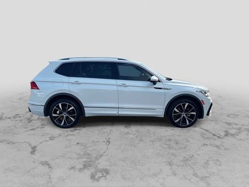Used 2022 Volkswagen Tiguan SEL R-Line AWD/4WD image 9