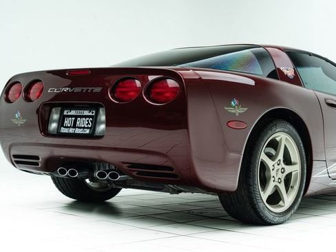 Used 2003 Chevrolet Corvette Coupe w/ Preferred Equipment Group RWD image 15